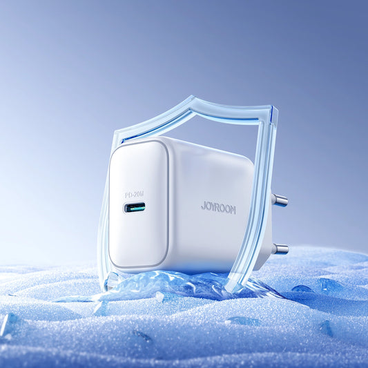 Joyroom JR-TCF20 USB-C PD 20W Netzwerkladegerät - Weiß + USB-C / Lightning -Kabel 1 m