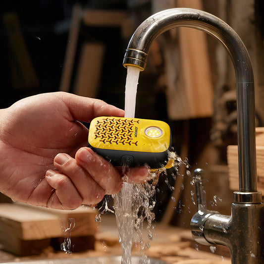 Joyroom Maya JR-MS03 tragbarer Bluetooth-Lautsprecher mit integrierter Taschenlampe, widerstandsfähig – gelb