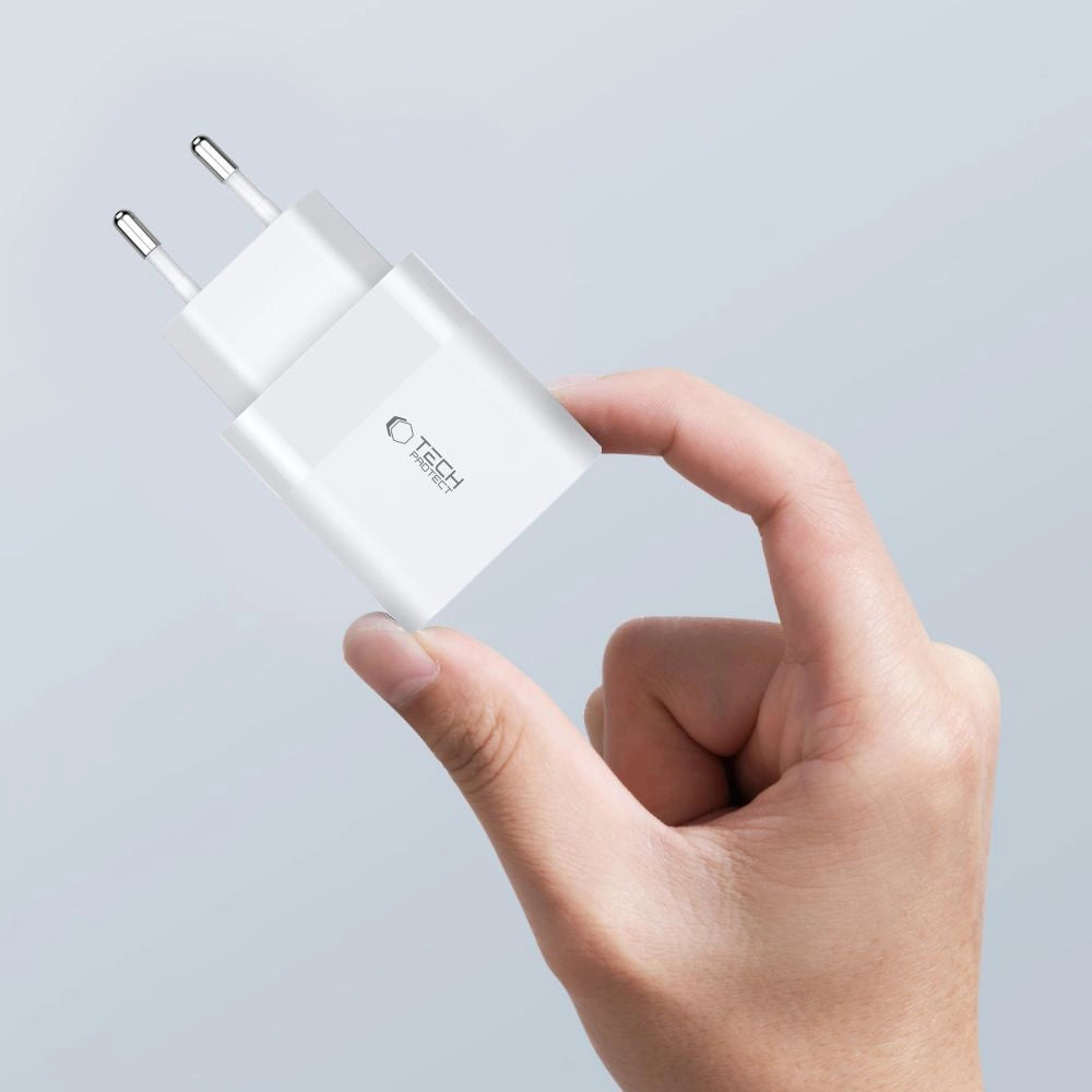 Tech-Protect C30W USB-C PD 30W / USB-A QC 3.0 Netzwerkladegerät – Weiß