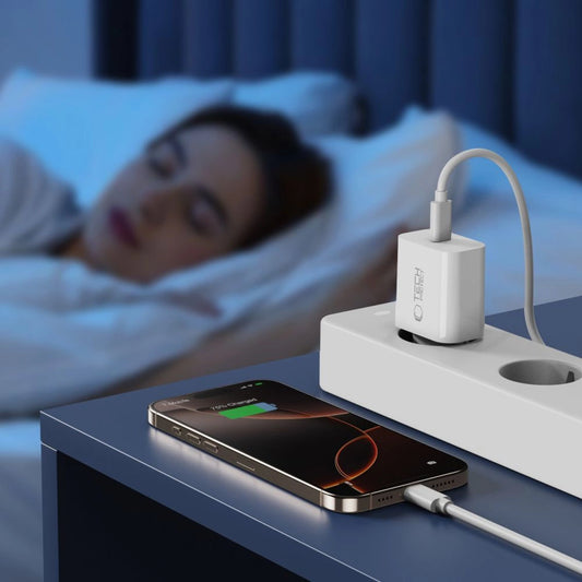 Tech-Protect NC20W PD20W USB-C Wandladegerät mit USB-C Kabel - weiß