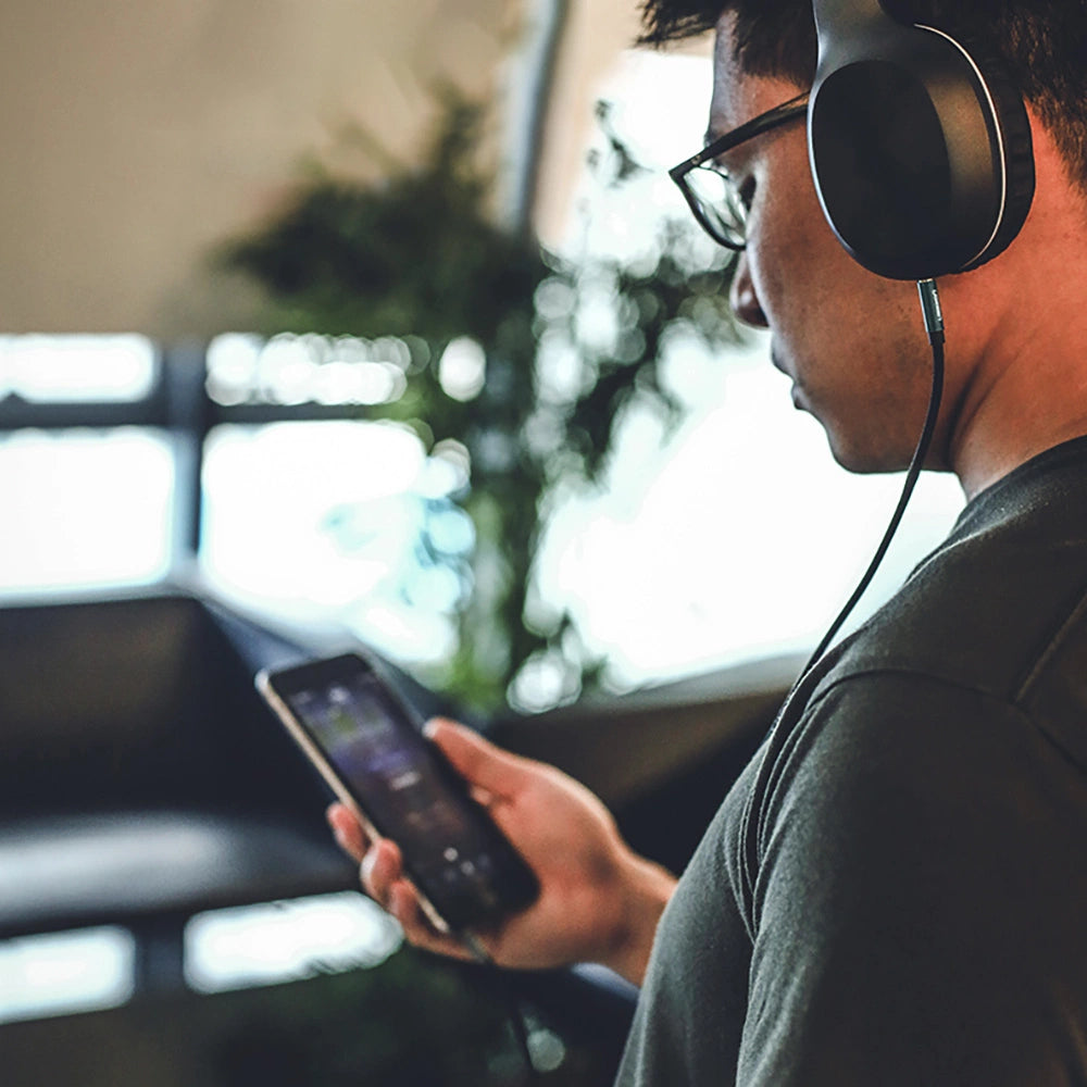 Ugreen abgewinkeltes AUX-Kabel 2 x Miniklinke 3,5 mm 1,5 m blau (AV112)