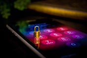 iPhone mit Code und Schloss