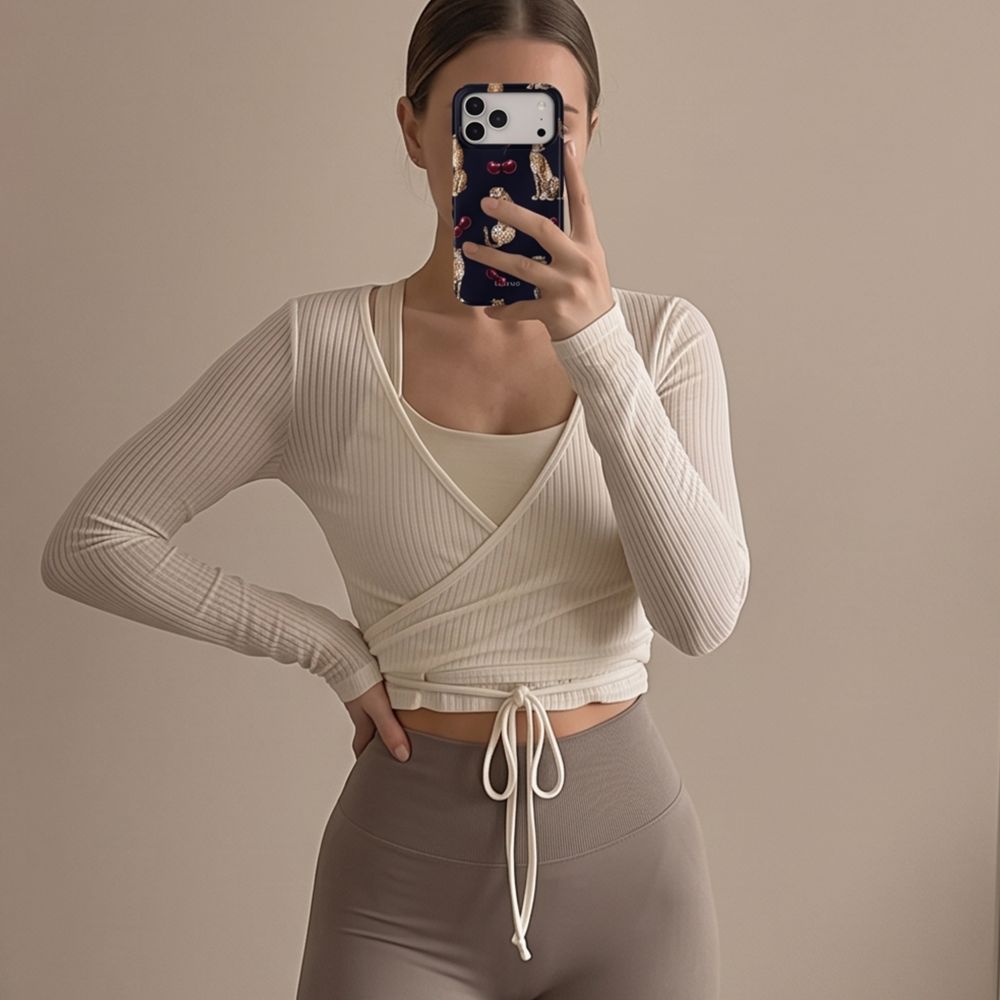 Lamano MagSafe Hülle von Tech-Protect in Schwarz / Braun für iPhone 18 Pro – STARPHONE Aachen