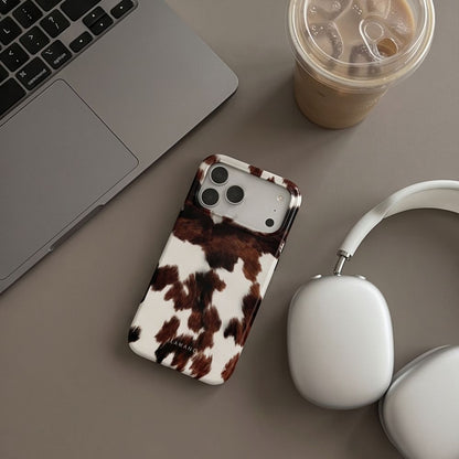 Lamano MagSafe Hülle von Tech-Protect in Braun / Weiß für iPhone 18 Pro – STARPHONE Aachen