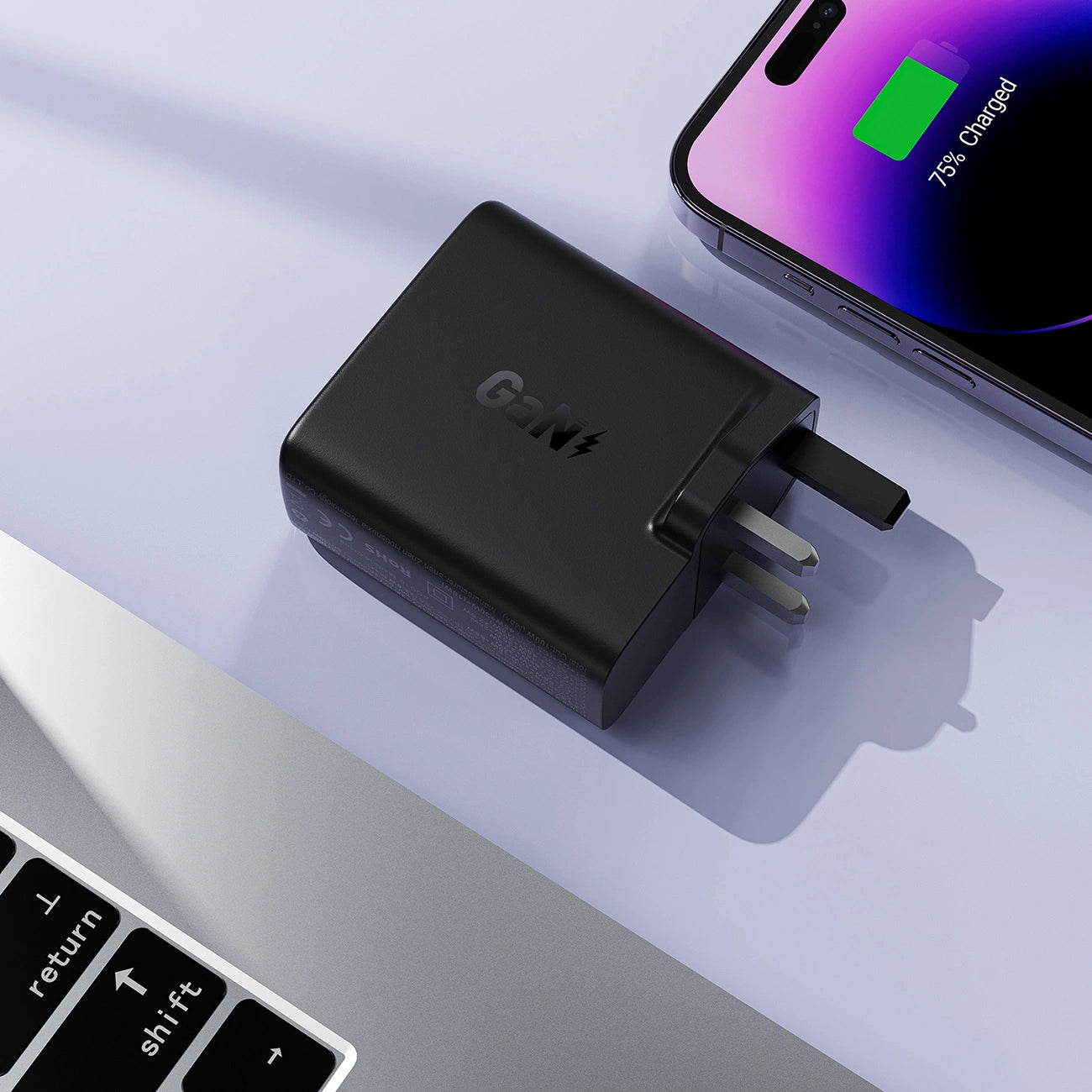 Acefast A97 PD100W GaN-Wandladegerät (3 x USB-C + USB-A) mit UK-Stecker – Schwarz