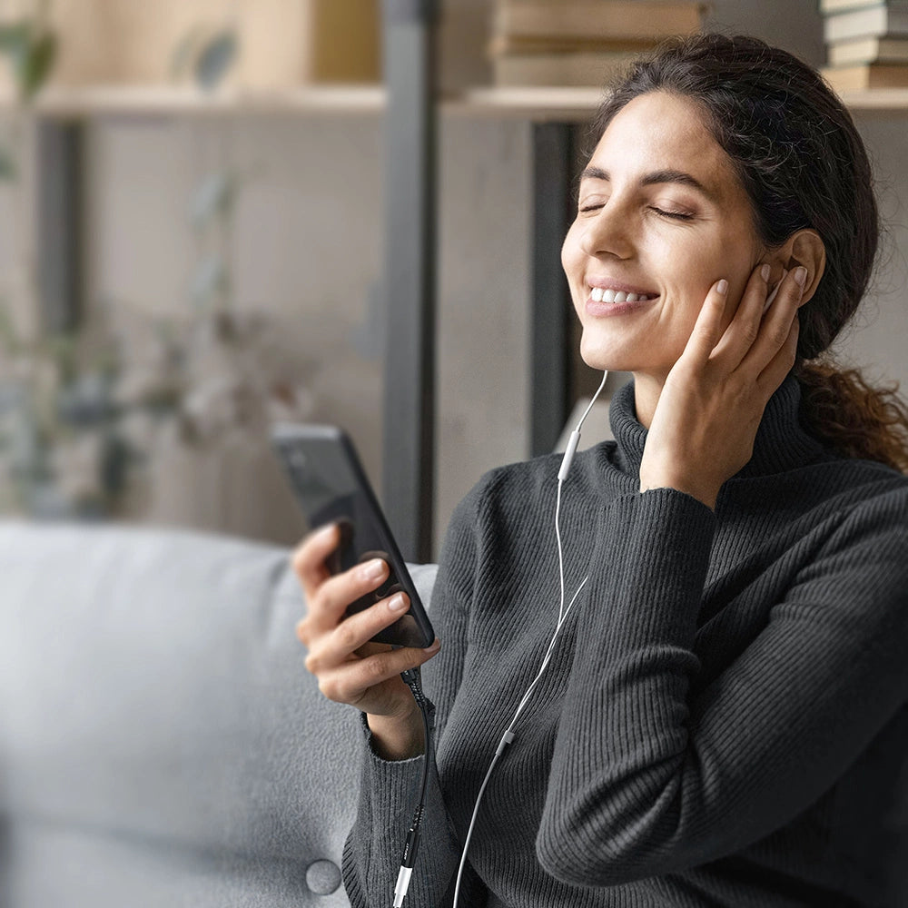 Acefast Audiokabel MFI Lightning - 3,5 mm Miniklinke (weiblich) 18 cm, AUX schwarz (C1-05 schwarz)