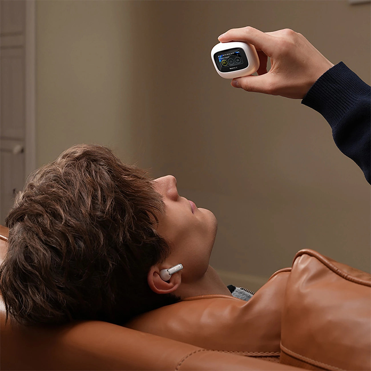 Baseus Bowie M2s Ultra TWS Kabellose In-Ear-Kopfhörer mit interaktivem Bildschirm – Weiß