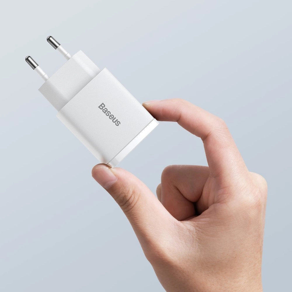 Baseus Compact Schnellladegerät USB / USB Type C 20W 3A Power Delivery Quick Charge 3.0 weiß (CCXJ-B02)