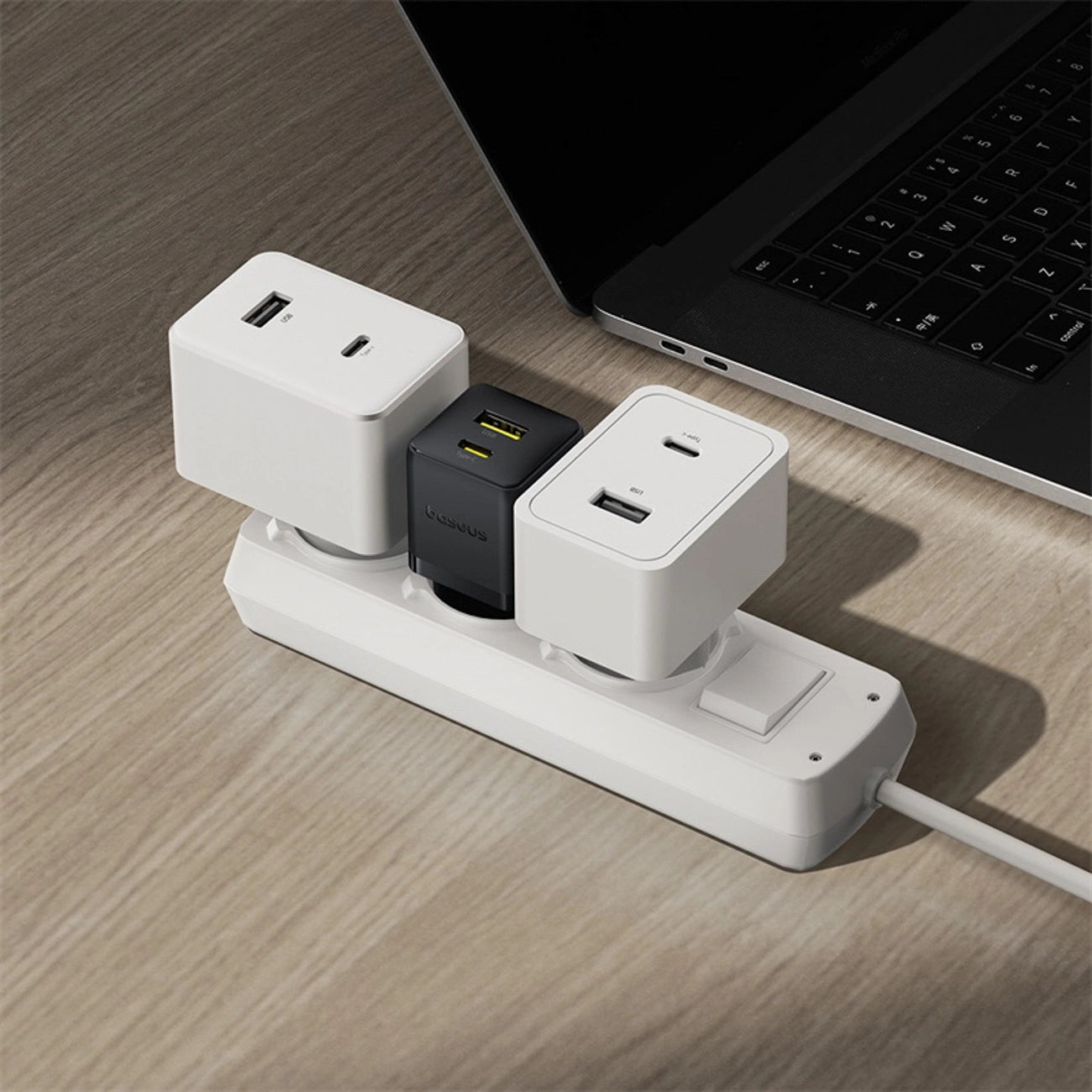 Baseus Palm 30W USB-C USB-A Wandladegerät - Schwarz