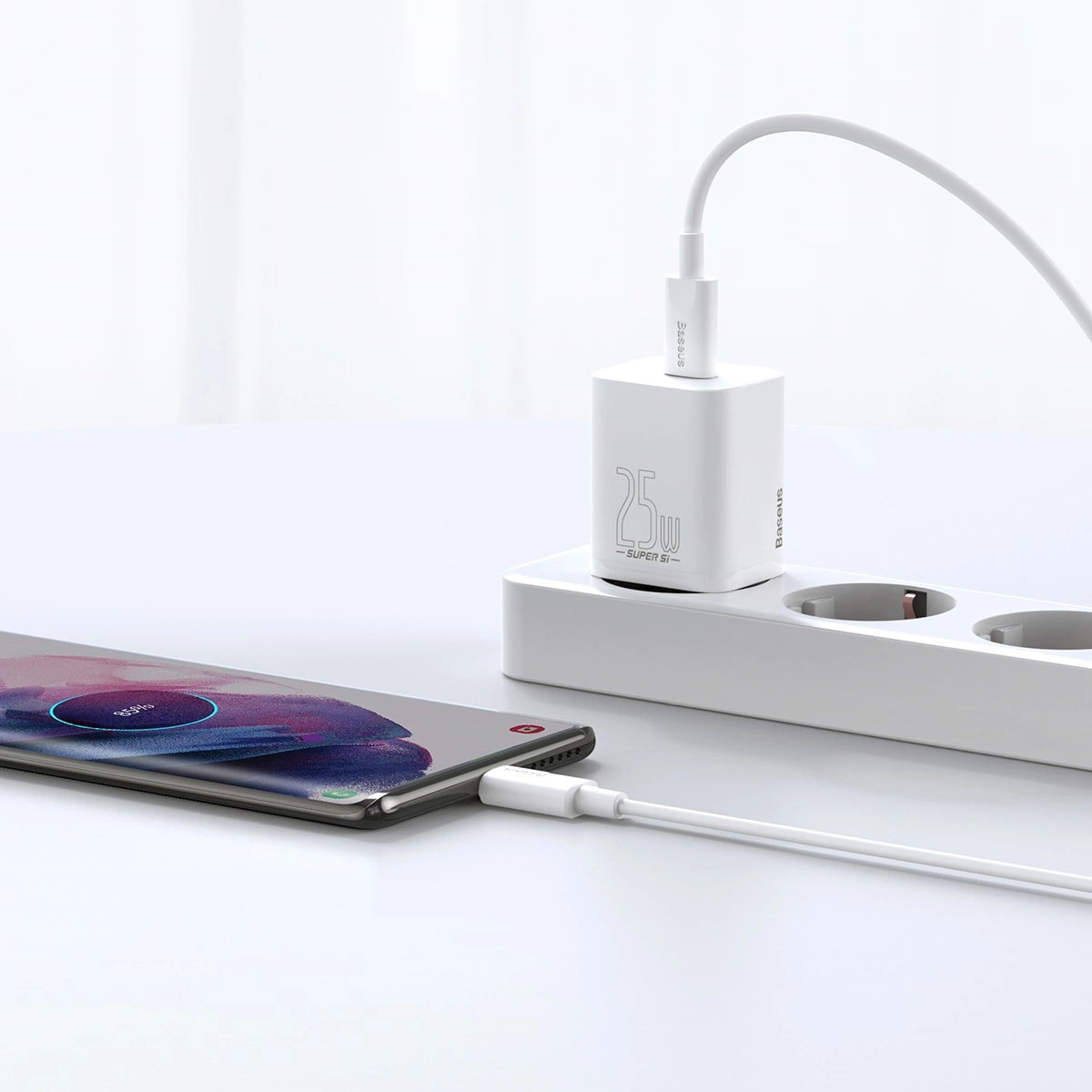 Baseus Si USB-C 25W 3A Schnellladegerät mit USB-C / USB-C 1m Kabel - Weiß