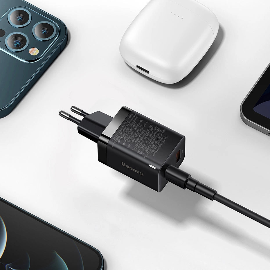 Baseus Super Si Pro Schnellladegerät USB / USB Type C 30W Power Delivery Quick Charge schwarz (CCSUPP-E01)