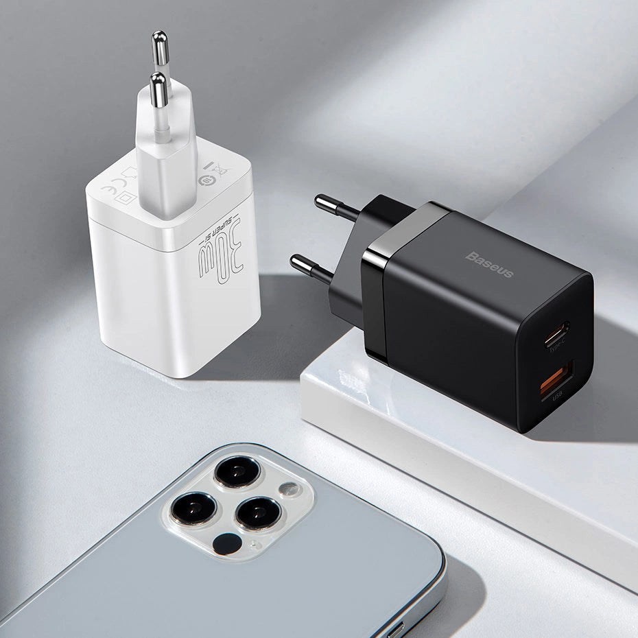 Baseus Super Si Pro Schnellladegerät USB / USB Type C 30W Power Delivery Quick Charge schwarz (CCSUPP-E01)