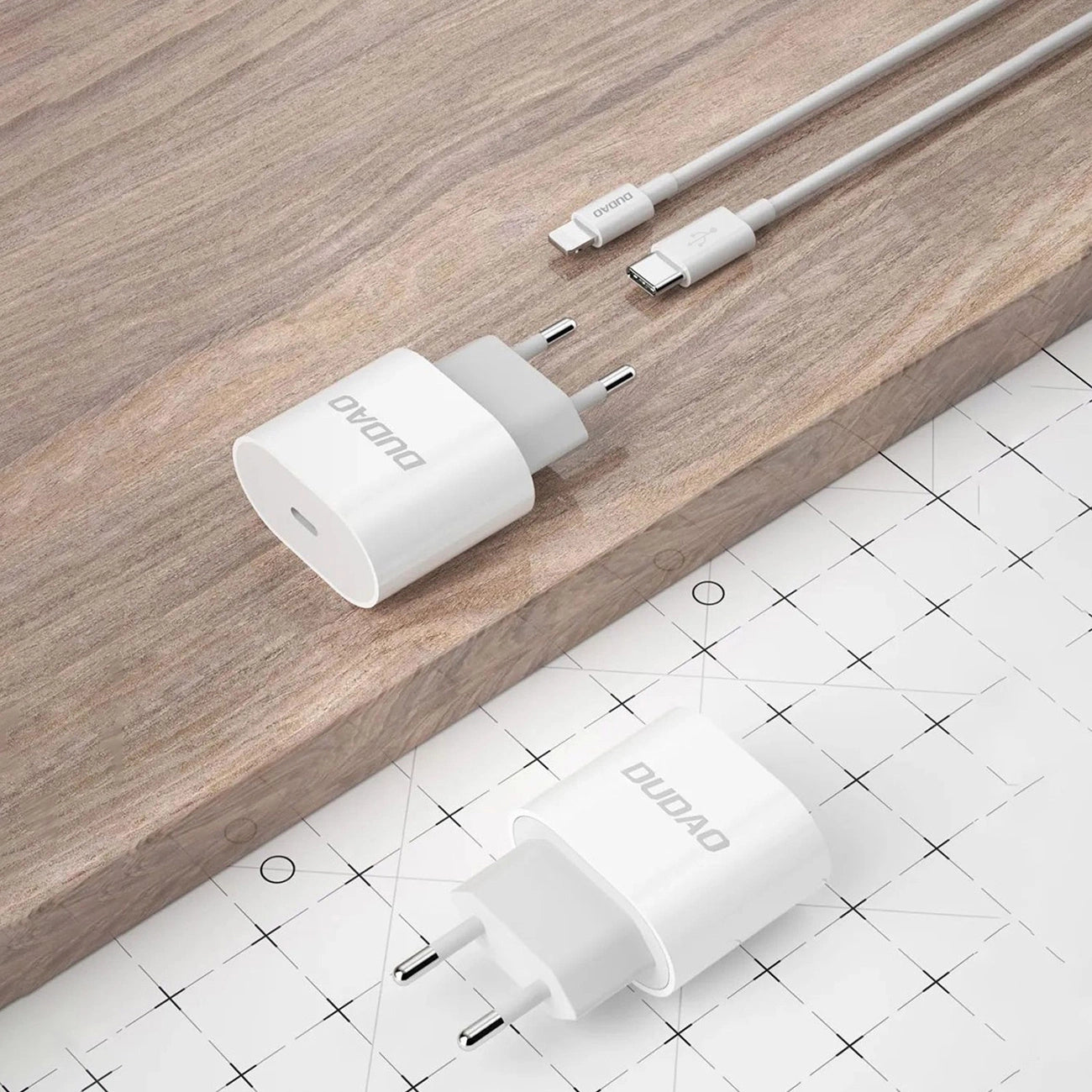 Dudao A14EUC PD 20W USB-C Wandladegerät mit Kabel – Weiß