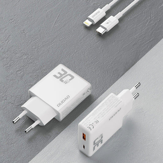 Dudao A30EUL GaN-Wandladegerät 30 W USB-A / USB-C + USB-C – Lightning Kabel – Weiß