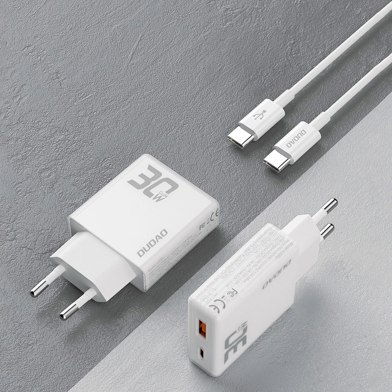 Dudao A30EUT 30W GaN-Wandladegerät USB-A / USB-C + USB-C - USB-C-Kabel - Weiß