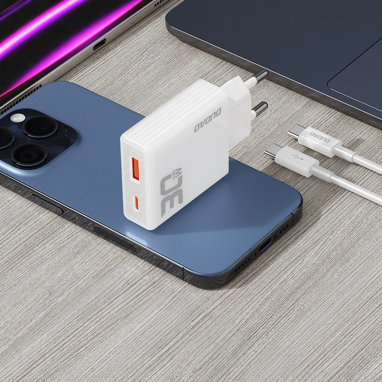 Dudao A30EUT 30W GaN-Wandladegerät USB-A / USB-C + USB-C - USB-C-Kabel - Weiß
