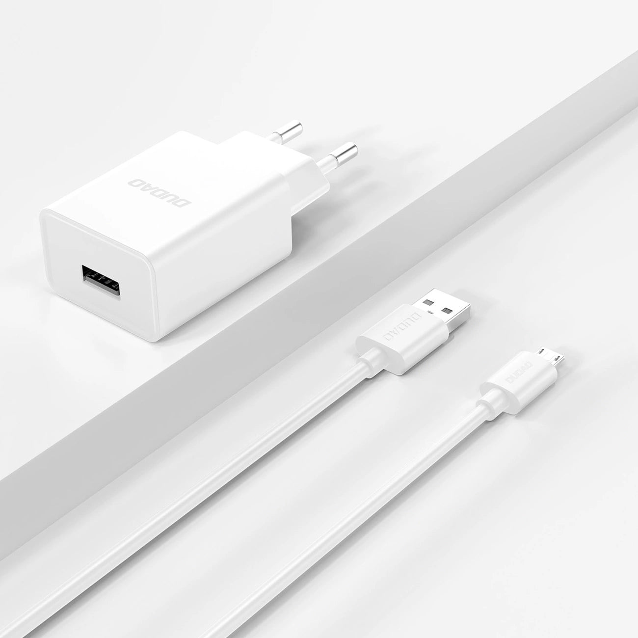 Dudao A4EU USB-A 2,1 A Wandladegerät – weiß + USB-A – Micro-USB-Kabel