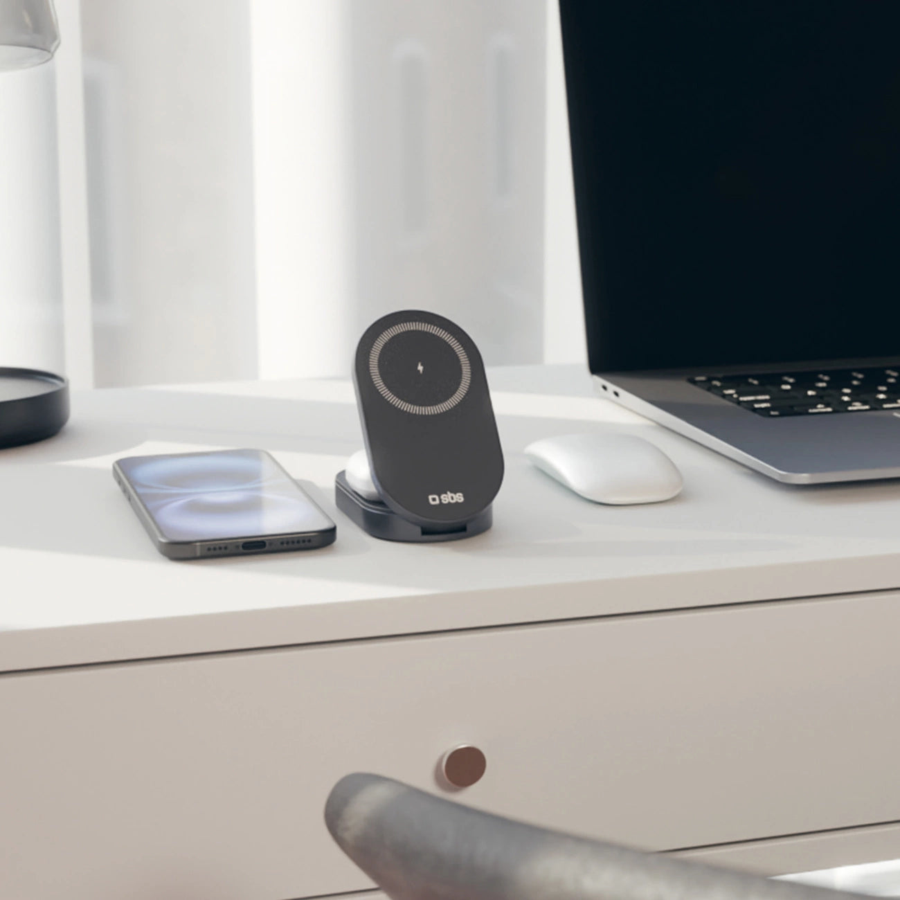 Faltbarer 3-in-1-Funkständer, QI2 und MFI