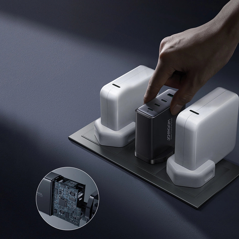 GaN-Ladegerät UK Joyroom JR-TCG05UK 140 W 3x USB-C USB-A + USB-C / USB-C-Kabel 240 W 1,2 m