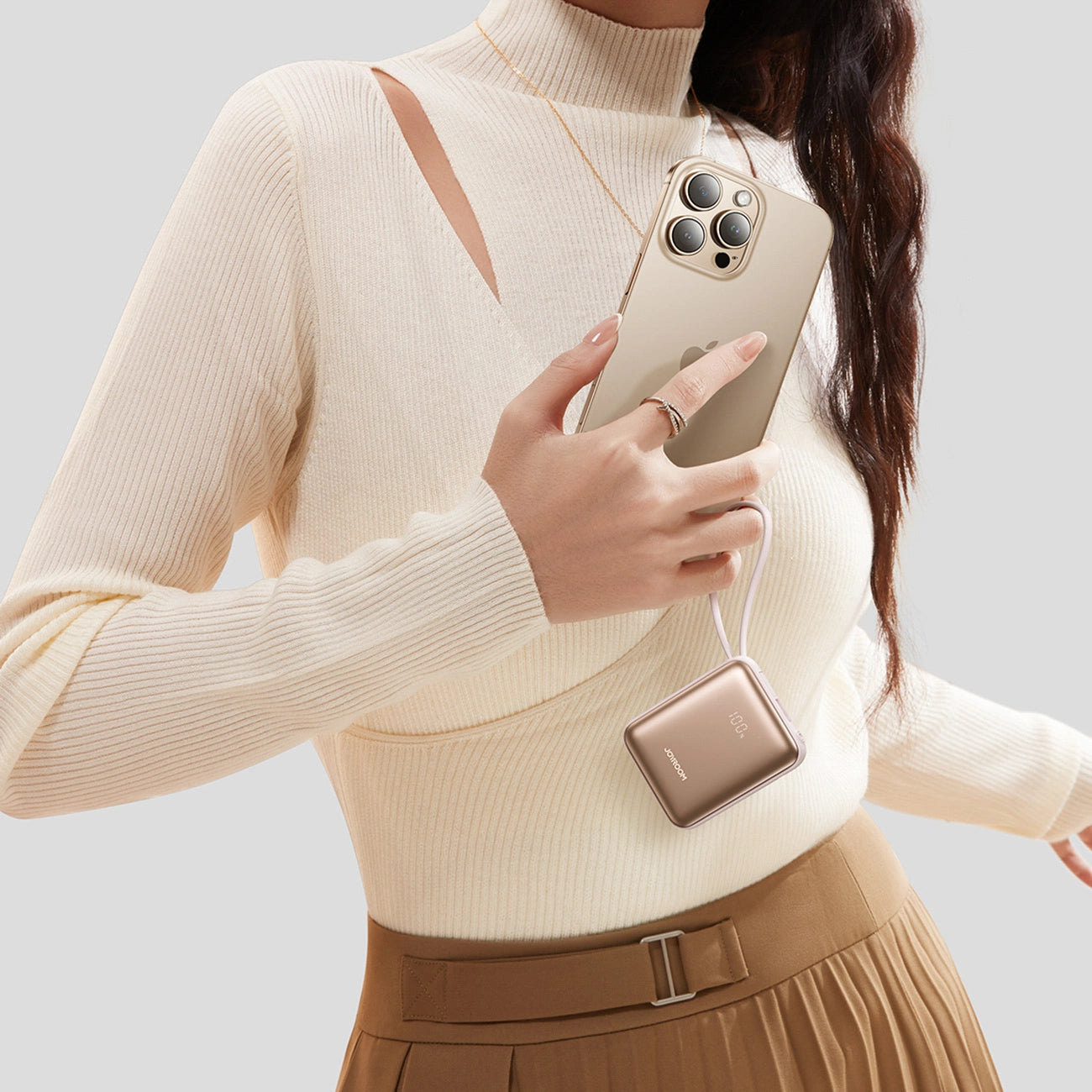 Joyroom JR-PBF27 22,5 W 10000 mAh Powerbank mit zwei integrierten Kabeln - Gold