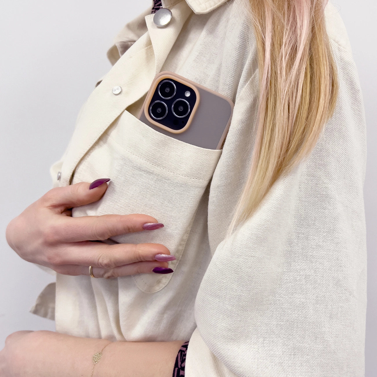 Kingxbar Plain Series Hülle für iPhone 13 Pro Max Silikonhülle Pink