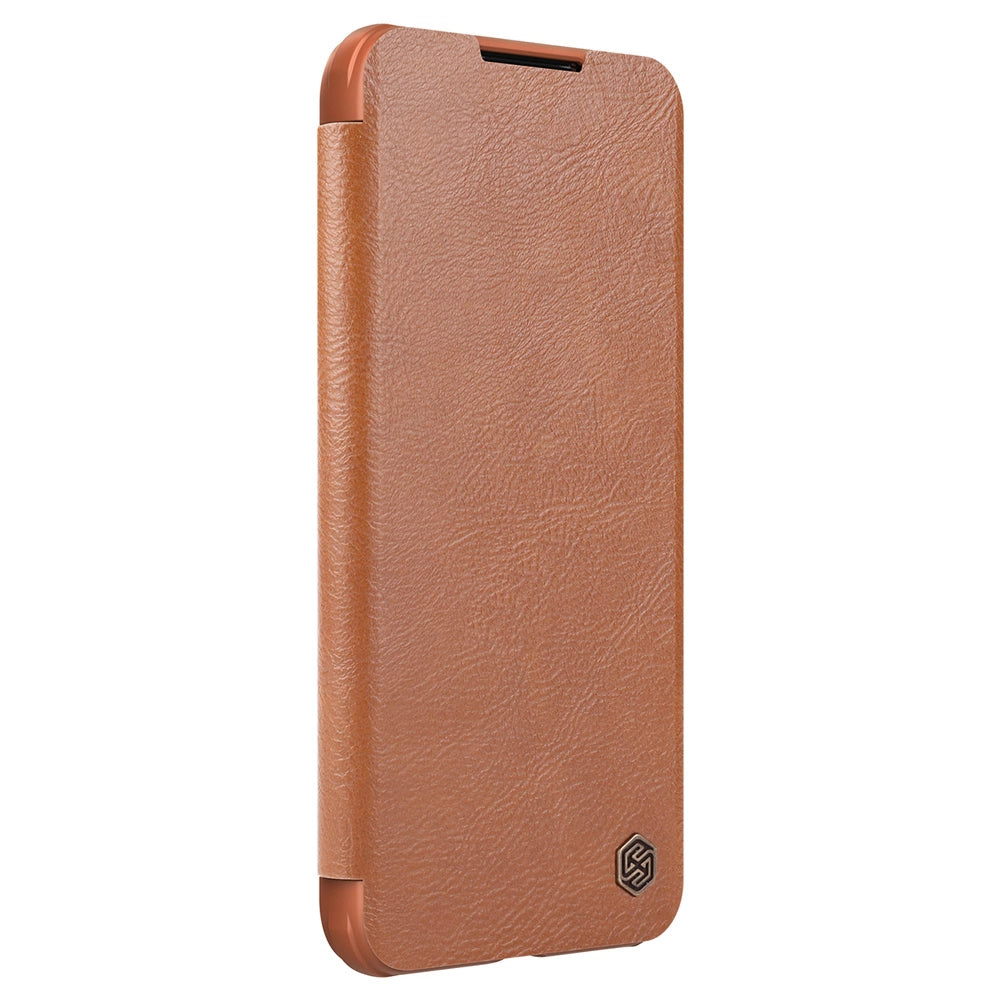 Nillkin Qin Leder Pro Case Hülle für Samsung Galaxy S22+ (S22 Plus) Kameraschutz Holster Cover Flip Case Braun