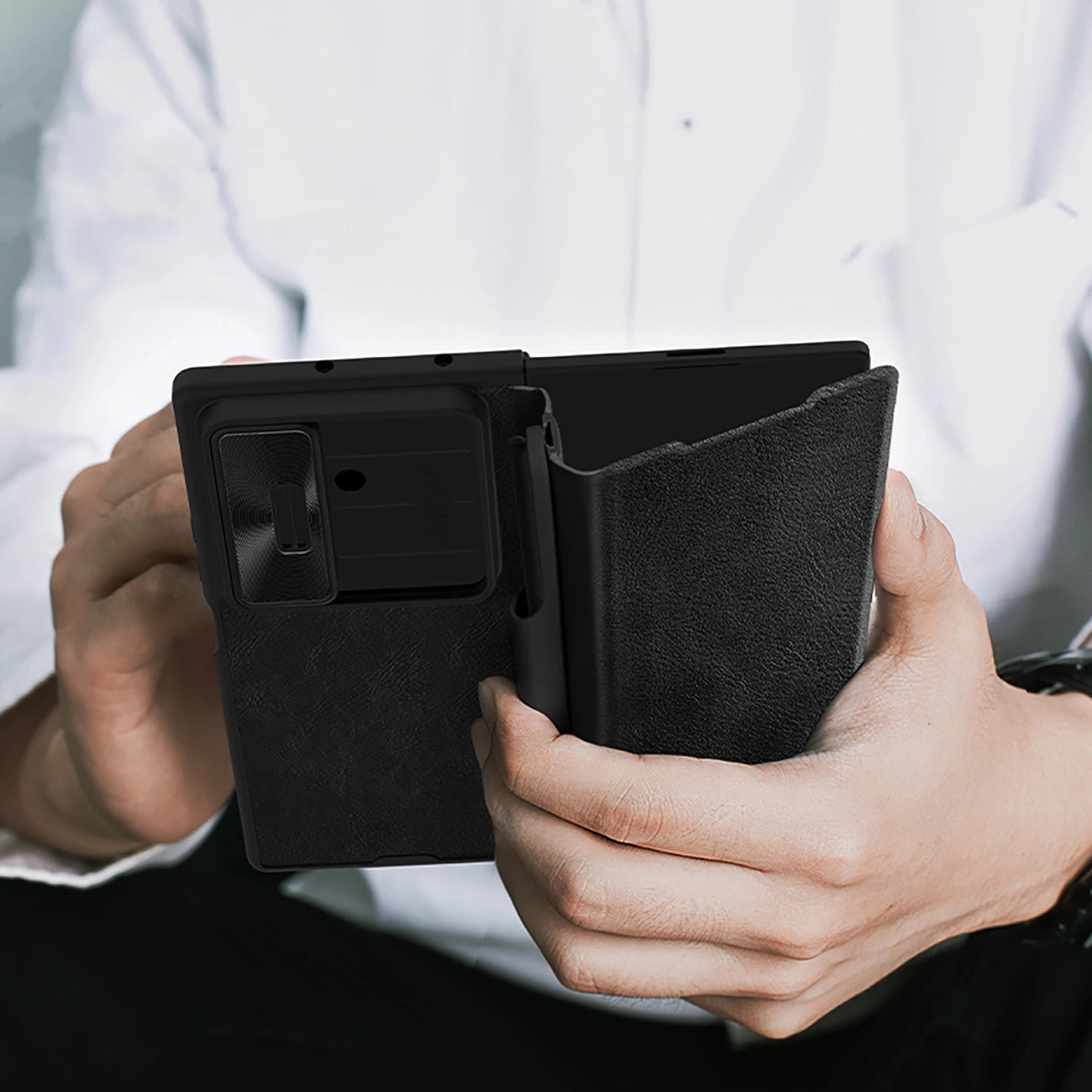 Nillkin Qin Pro Hülle für Samsung Galaxy Z Fold 7 mit S Pen Space - Schwarz