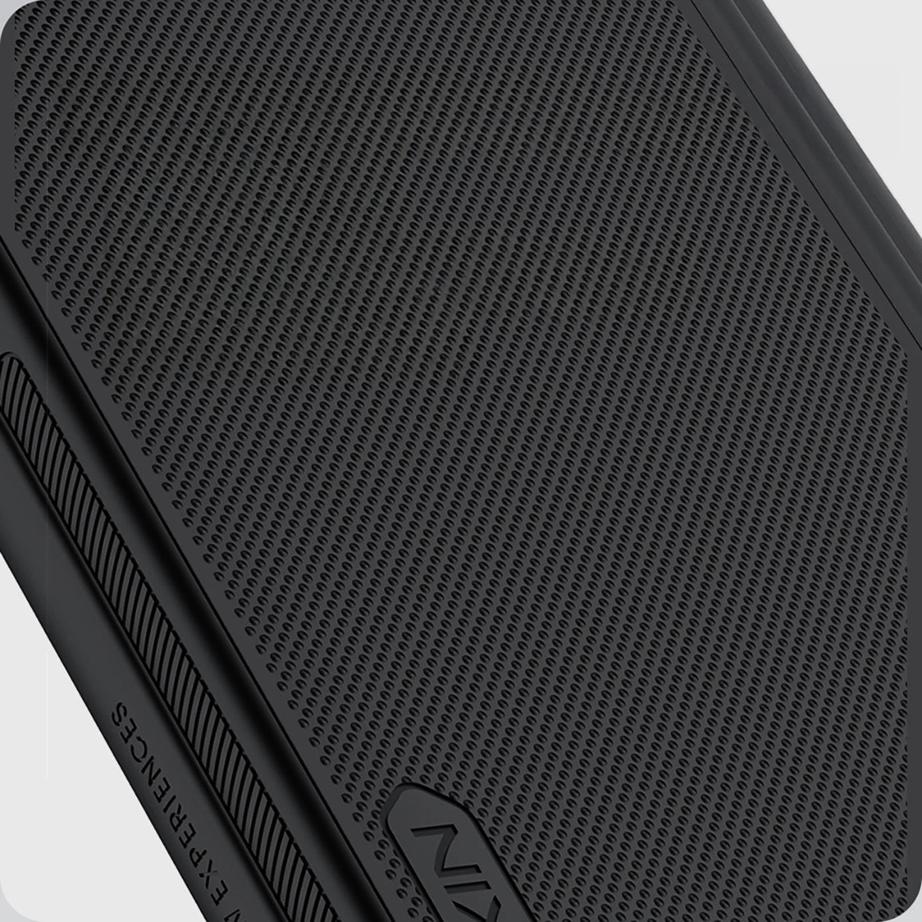 Nillkin Super Frosted Shield Fold Magnethülle für Samsung Galaxy Z Fold 7, MagSafe-kompatibel, mit S Pen Space – Schwarz