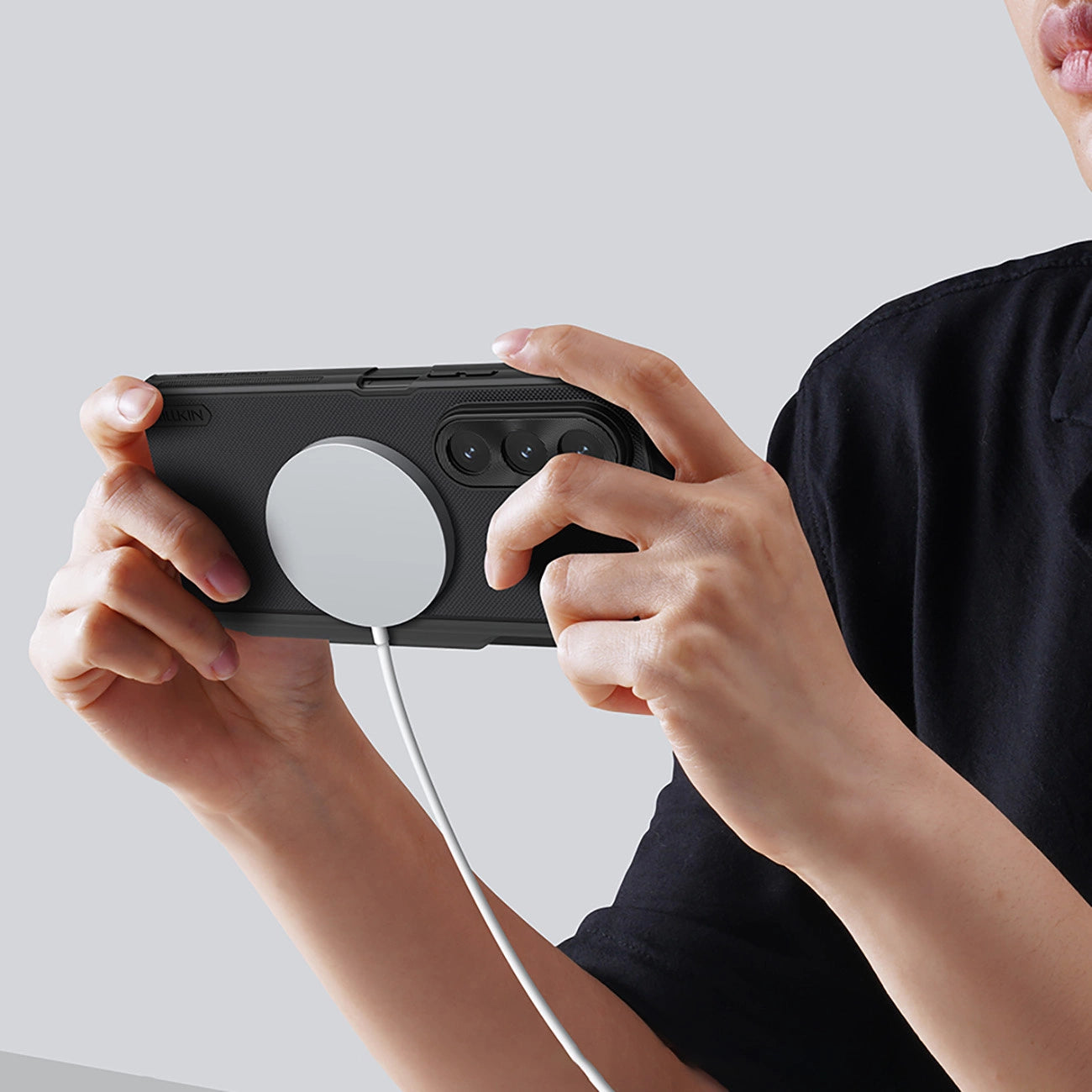 Nillkin Super Frosted Shield Fold Magnethülle für Samsung Galaxy Z Fold 7, kompatibel mit MagSafe, Schwarz