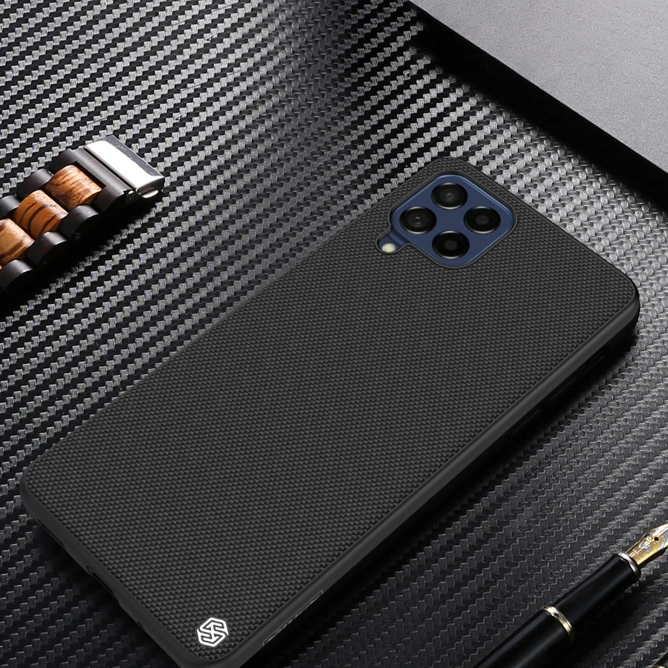 Nillkin Textured Case robuste, verstärkte Hülle mit Gelrahmen und Nylonrückseite für Samsung Galaxy M53 5G schwarz