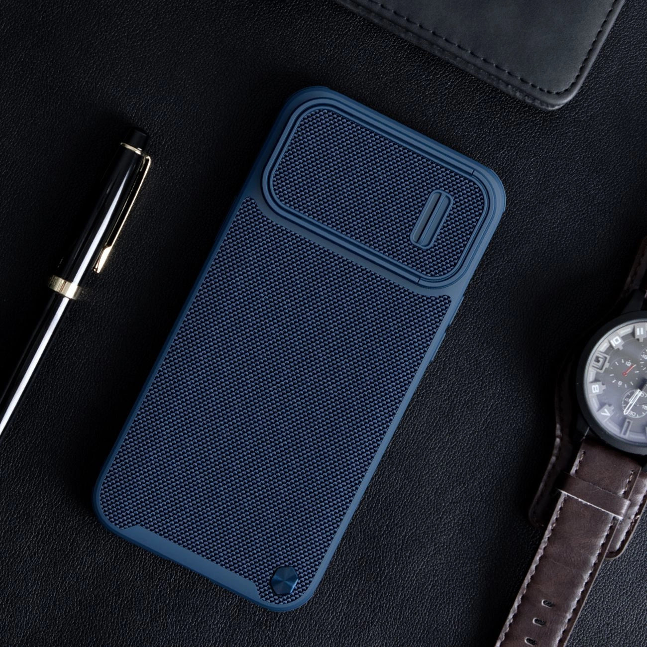 Nillkin Textured S Case für iPhone 14 Pro, gepanzerte Hülle mit Kameraabdeckung, blau