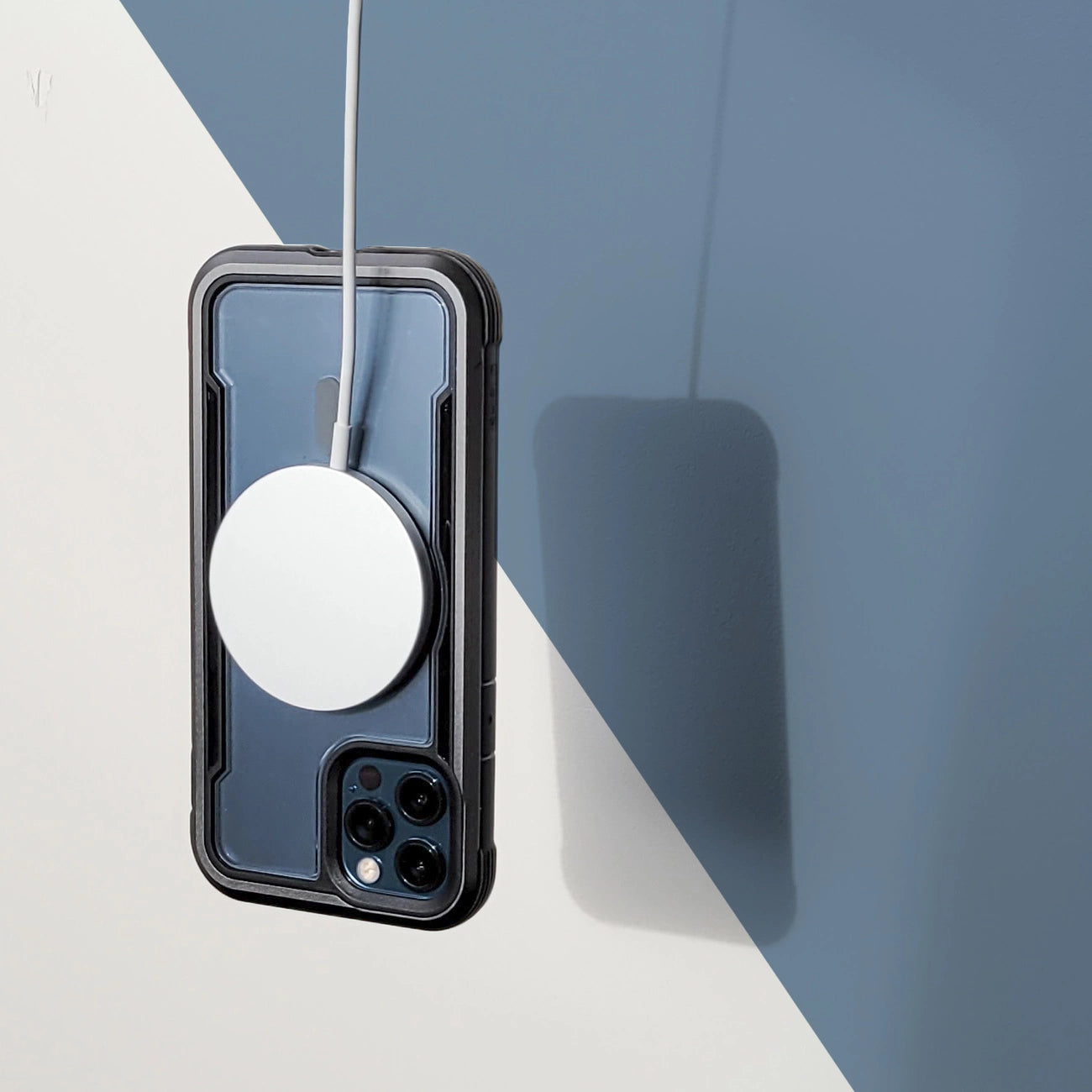 Raptic X-Doria Secure Case iPhone 14 Pro mit gepanzerter MagSafe-Hülle grün