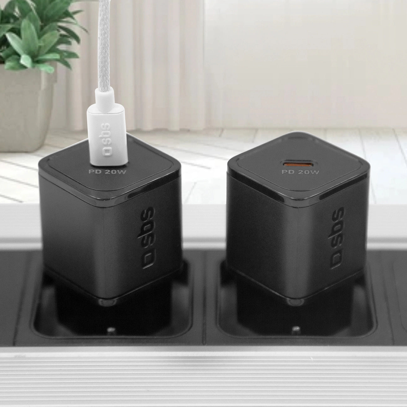 SBS TETRGAN1C20K 20W GaN USB-C Wandladegerät mit Power Delivery – Schwarz