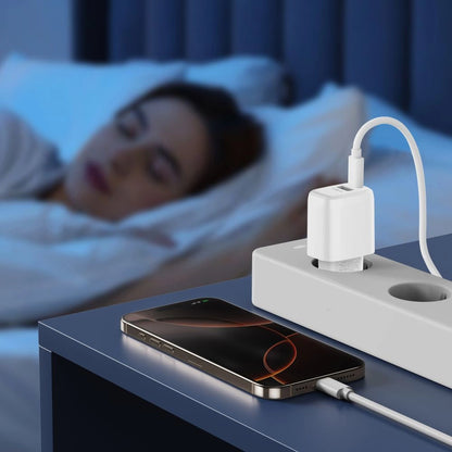 Tech-Protect NCA30 PD 30W QC3.0 USB-A / USB-C Wandladegerät + USB-C / USB-C Kabel 100cm - Weiß