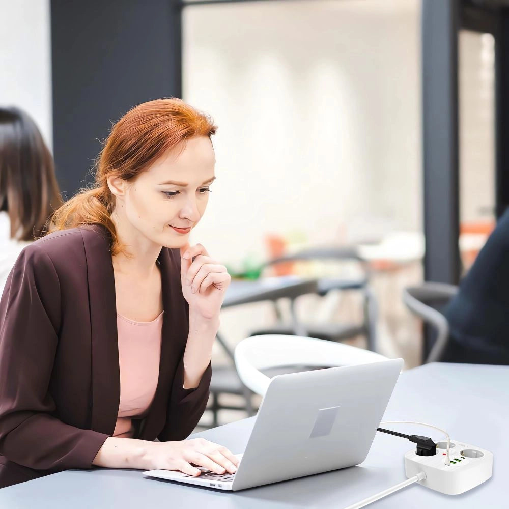 Tech-Protect PCS3X4 Steckdosenleiste, 3 Steckdosen, 2xUSB-A, 2xUSB-C 200 cm - weiß