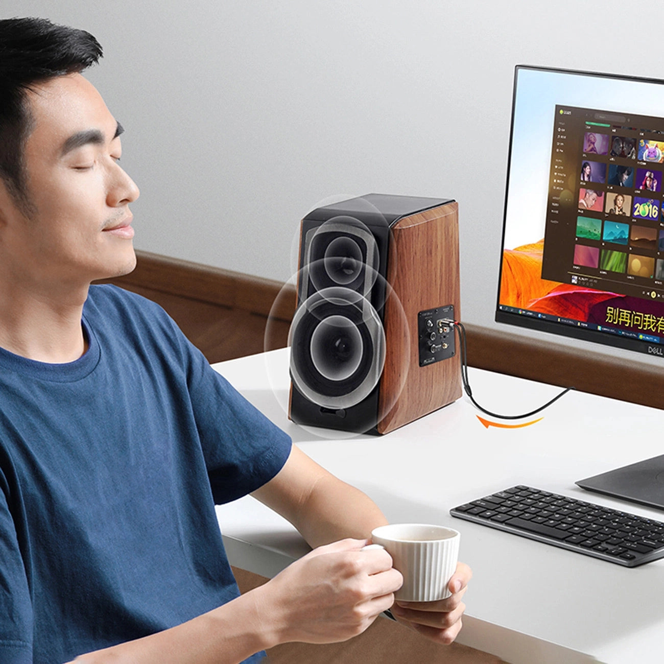 Ugreen AV116 10749 Audio-Miniklinkenkabel 3,5 mm (männlich) / 2RCA (männlich) 1 m – schwarz