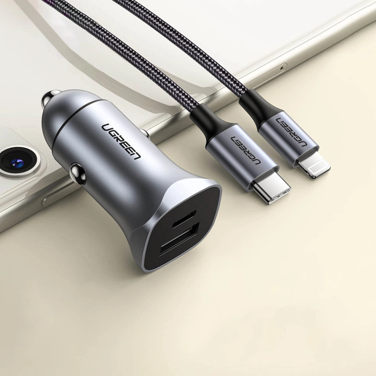 Ugreen CD130 USB-A / USB-C 30W Autoladegerät - Grau