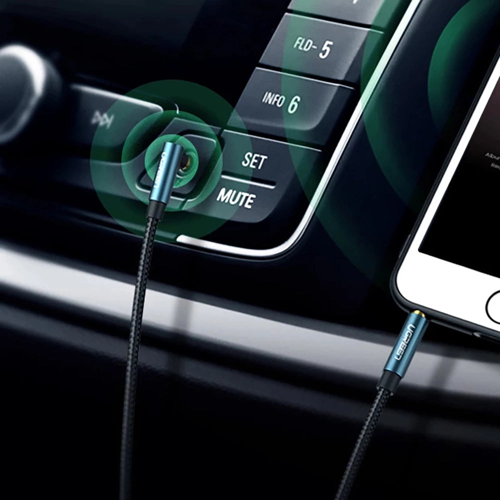 Ugreen gewinkeltes AUX-Kabel 2 x Miniklinke 3,5 mm 1m blau (AV112)