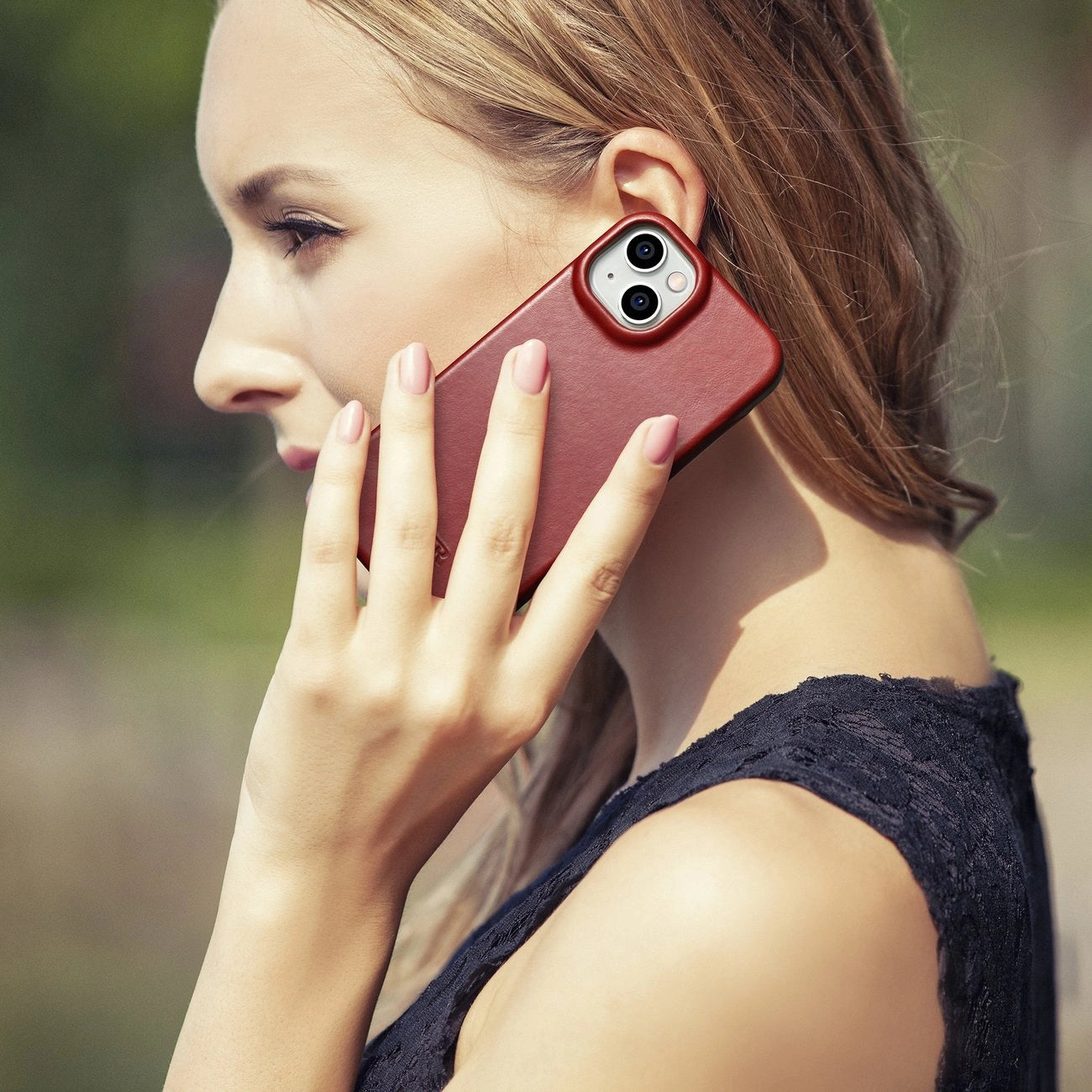 iCarer CE Oil Wax Premium Leather Folio Case iPhone 14 Plus Magnetic Flip Leather Folio Case MagSafe Red (AKI14220707-RD)