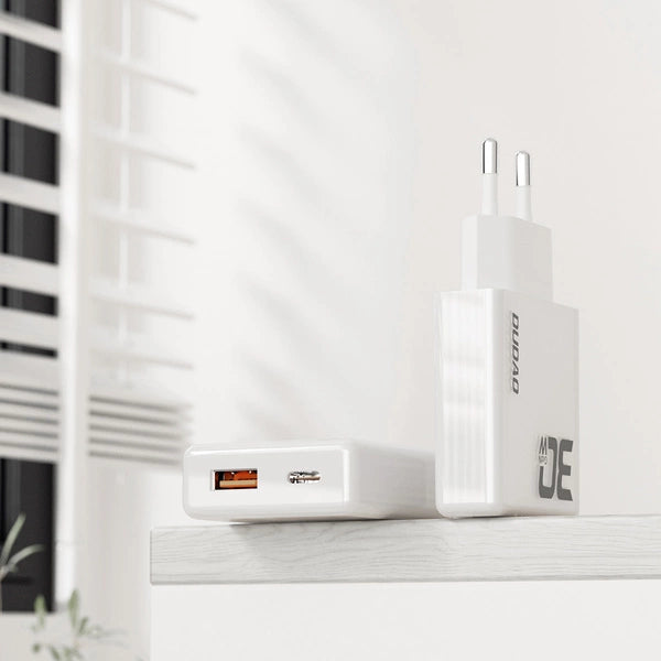 Schnelllade-Set 30W – GaN Ladegerät (USB-A & USB-C) inkl. USB-C auf Lightning Kabel